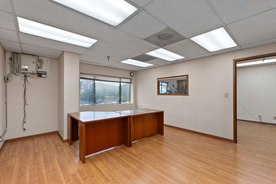 More Photos Of 500 Alakawa St, Honolulu Warehouse For Lease