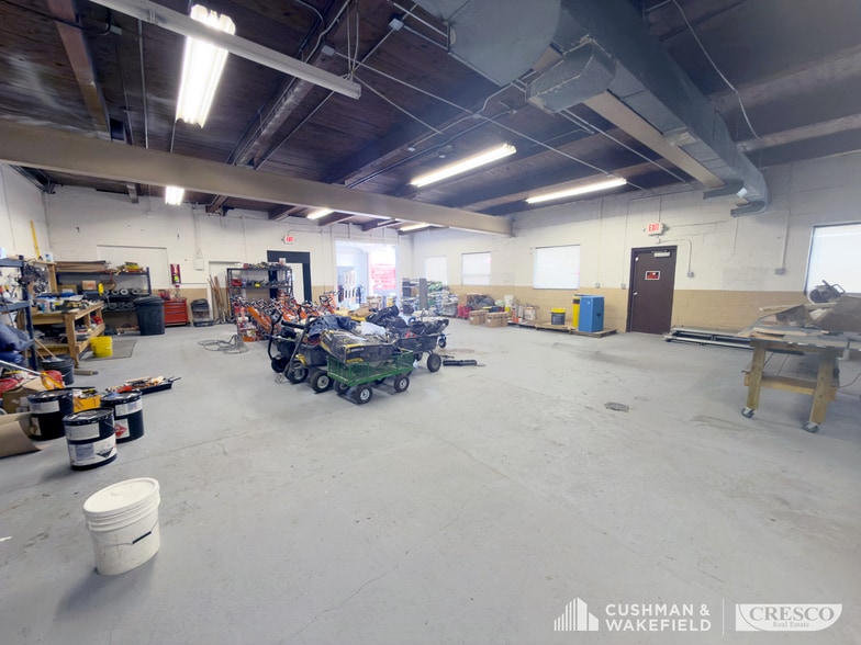 More Photos Of 4515-4523 Brookpark Rd, Parma Warehouse For Lease