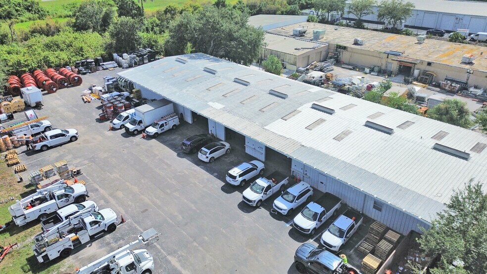 More Photos Of 3526 Work Dr, Fort Myers Warehouse For Lease