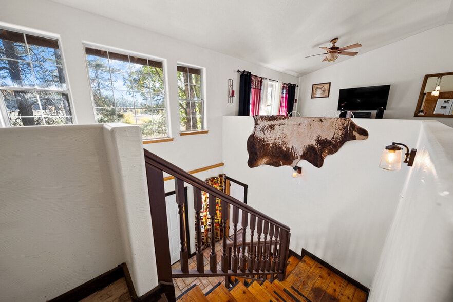 More Photos Of 2089 E White Mountain Blvd, Pinetop Hotel For Sale