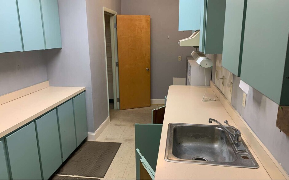 More Photos Of 516 Ohio Ave S, Live Oak Medical For Sale