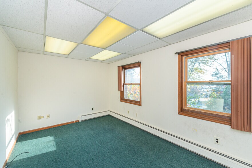 More Photos Of 74 S Powder Mill Rd, Morris Plains Office Residential For Sale