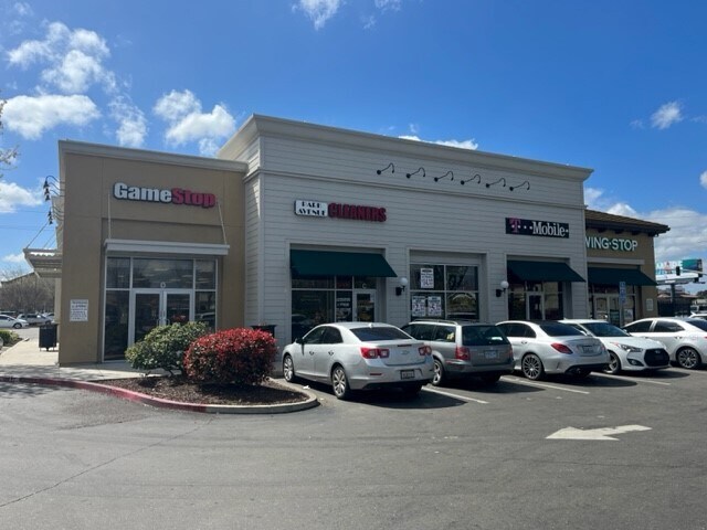 More Photos Of 7910 Lower Sacramento Rd, Stockton Freestanding For Lease