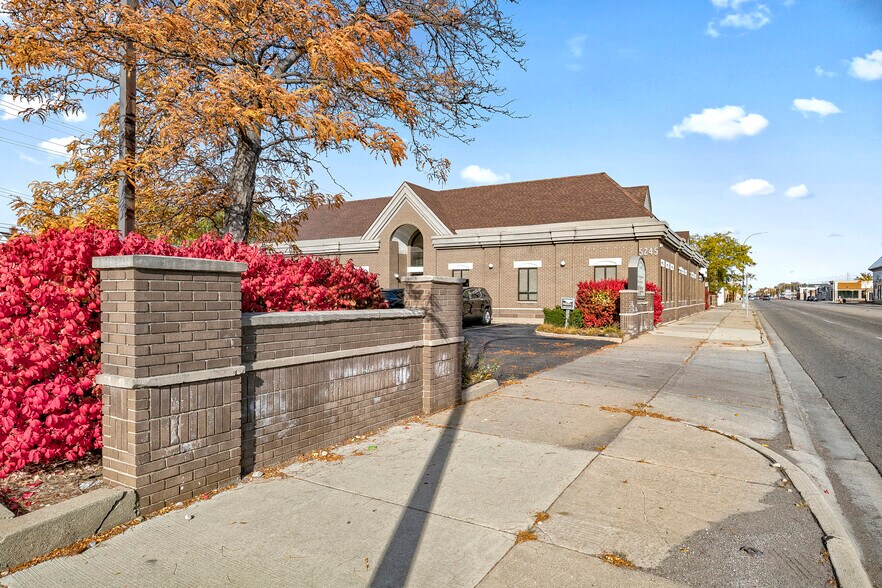 More Photos Of 5245 Schaefer Rd, Dearborn Medical For Sale