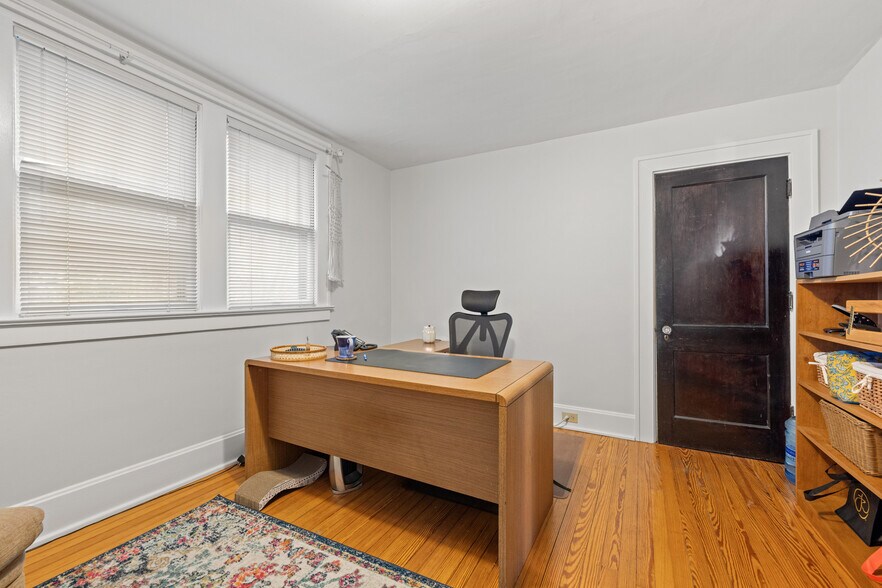 More Photos Of 520 E Maxwell St, Lexington Office For Sale