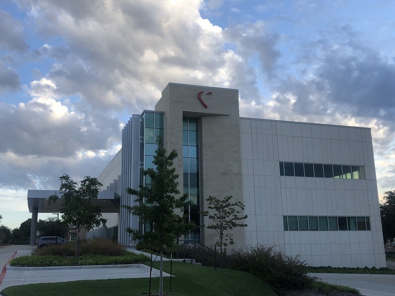 More Photos Of 4716 Dexter Dr, Plano Medical For Lease
