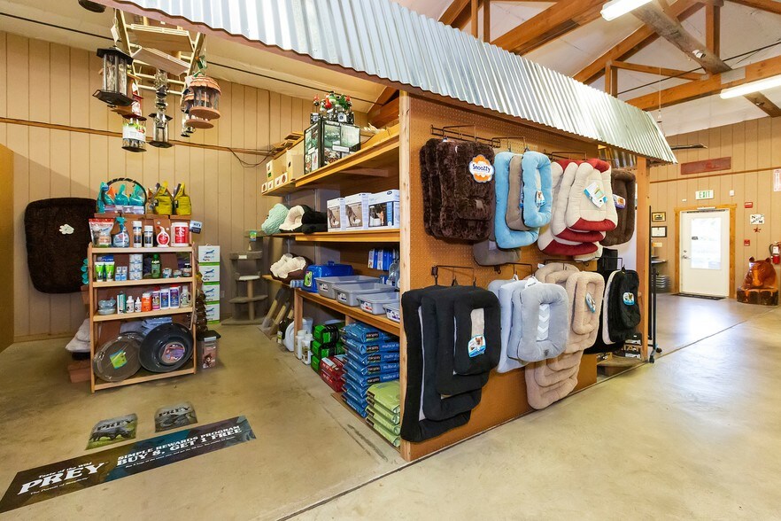 More Photos Of 461 NE Old Belfair Hwy, Belfair Storefront Retail Office For Sale