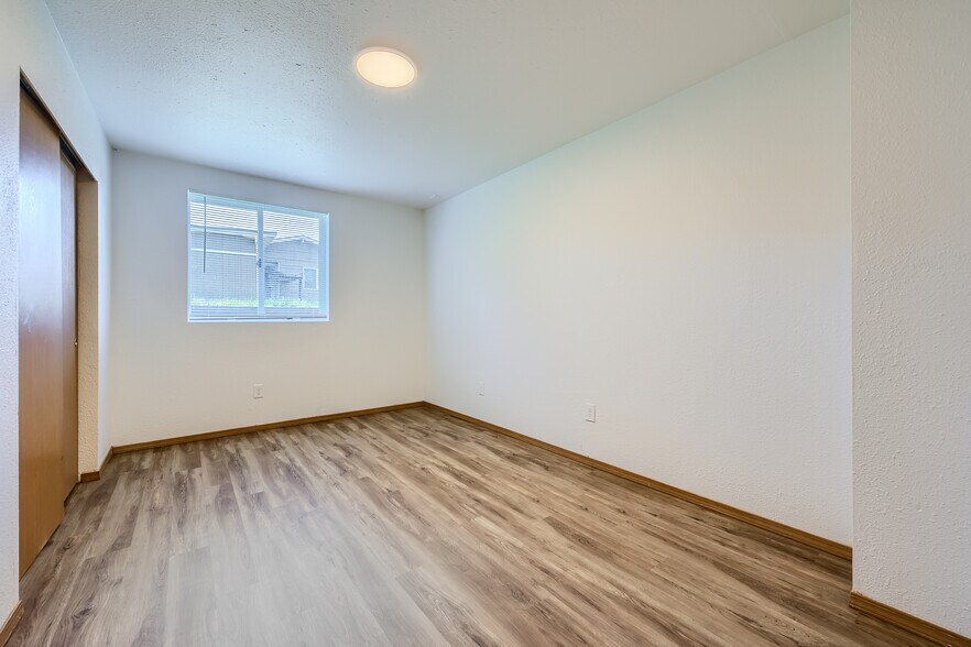 More Photos Of 1031 SW 122nd St, Seattle Apartments For Sale