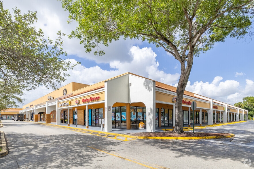 Primary Photo Of 8030-8384 N Pines Blvd, Pembroke Pines General Retail For Lease