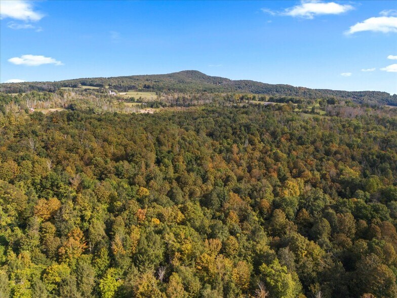 More Photos Of 3533 PA 2012, Union Dale Specialty For Sale