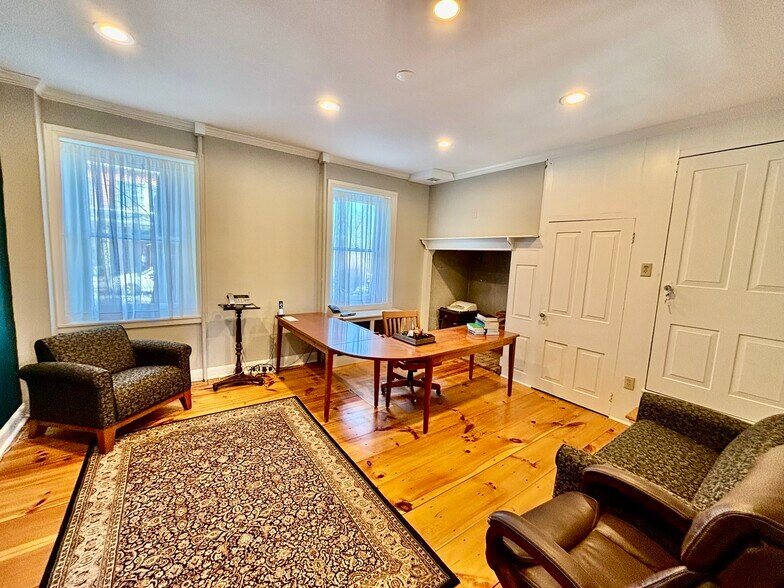 More Photos Of 5412 Shimerville Rd, Emmaus Freestanding For Lease