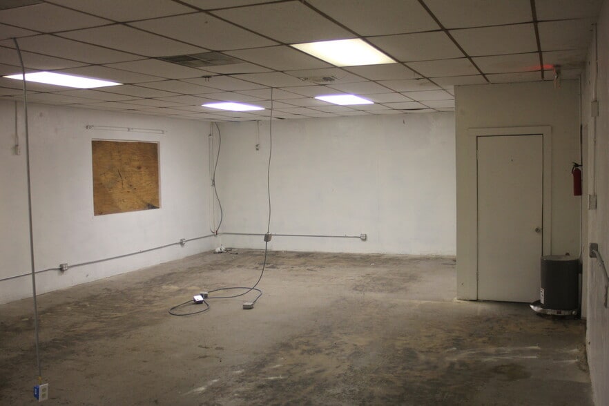 More Photos Of 22745 Highway 16 S, Von Ormy General Retail For Sale