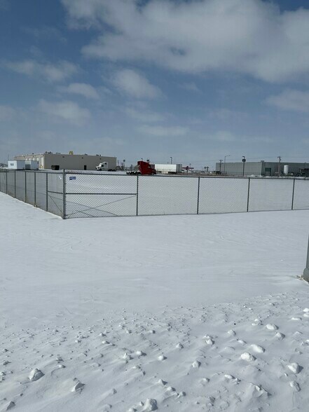 More Photos Of 602 Frontier St, Lexington Service For Sale