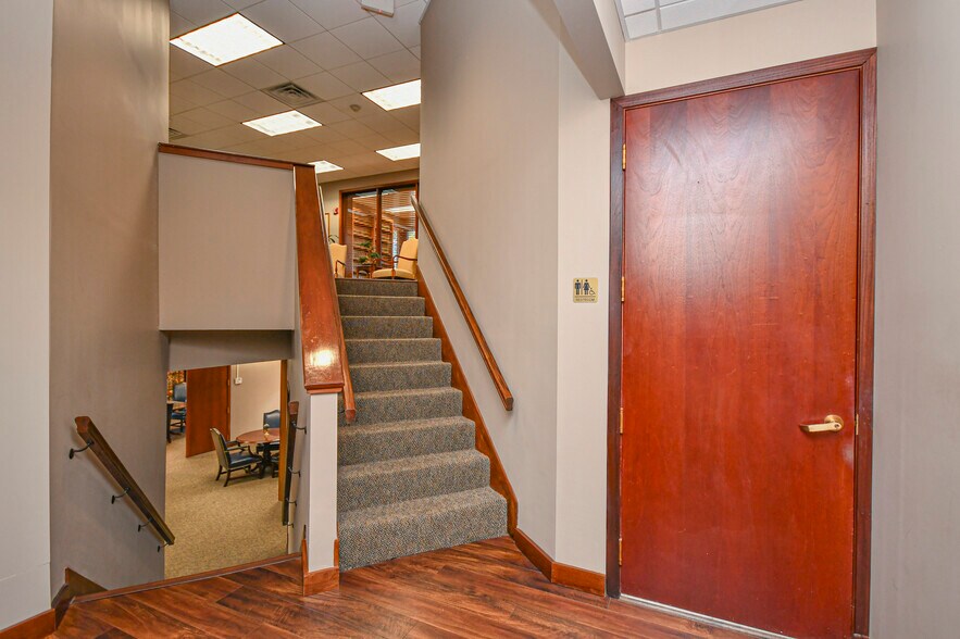 More Photos Of 220 Mckenzie Ave, Panama City Office For Sale