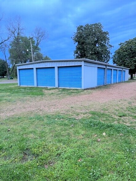 More Photos Of 121 W Main St, Webb Self Storage For Sale