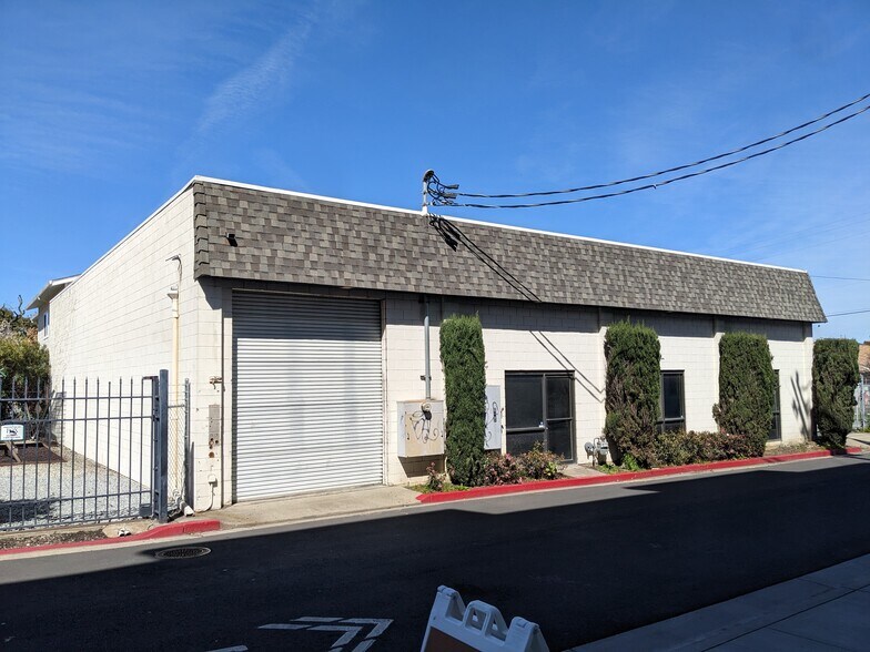 More Photos Of 1260 Elmer St, Belmont Warehouse For Lease