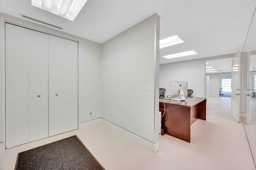 More Photos Of 4621 Ponce De Leon Blvd, Coral Gables Office For Sale