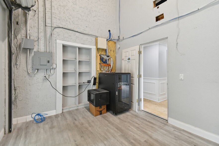 More Photos Of 21859 Sr-54, Lutz Medical For Sale