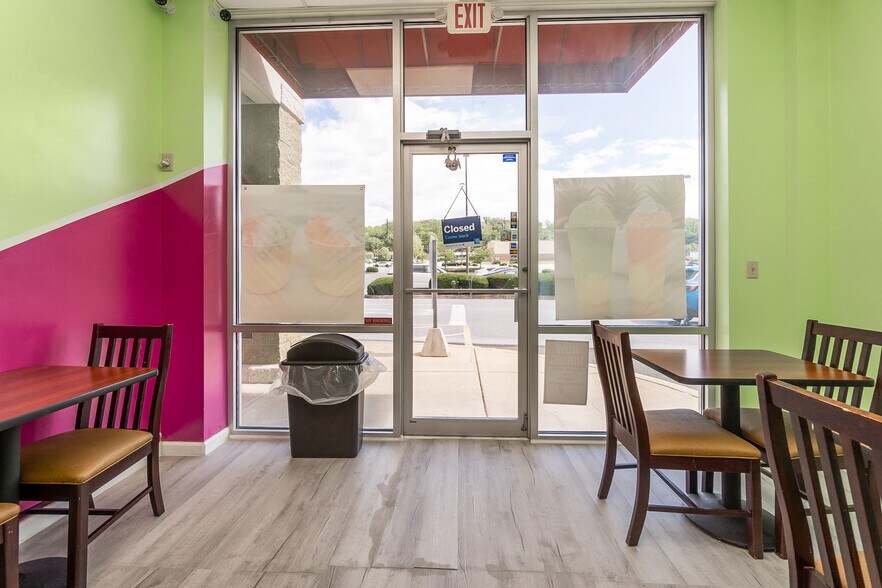 More Photos Of 3411 Lincoln Hwy, Thorndale Storefront For Sale