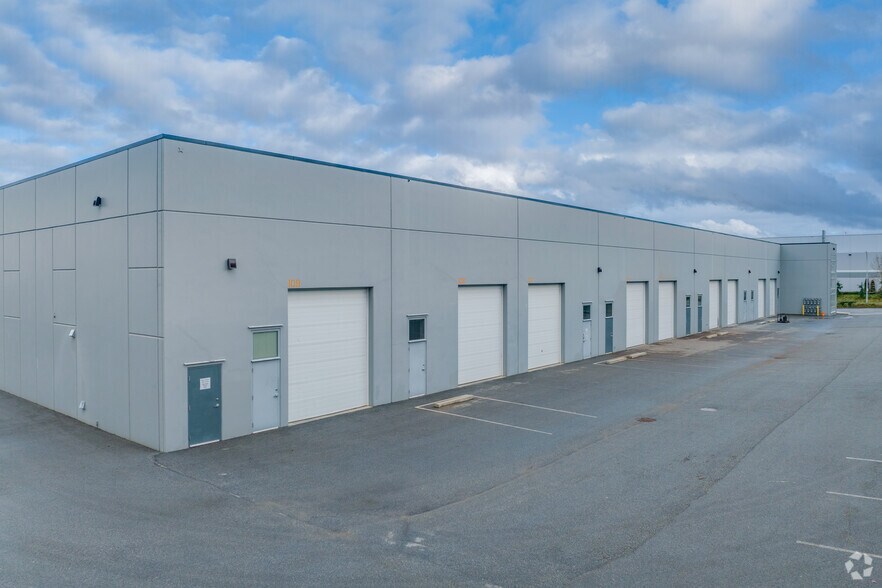 More Photos Of 3237 190th St, Surrey Warehouse For Lease