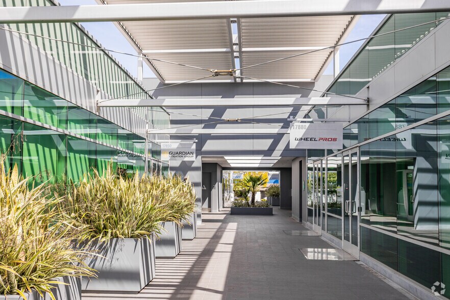 More Photos Of 17838-17880 Fitch, Irvine Loft Creative Space For Lease