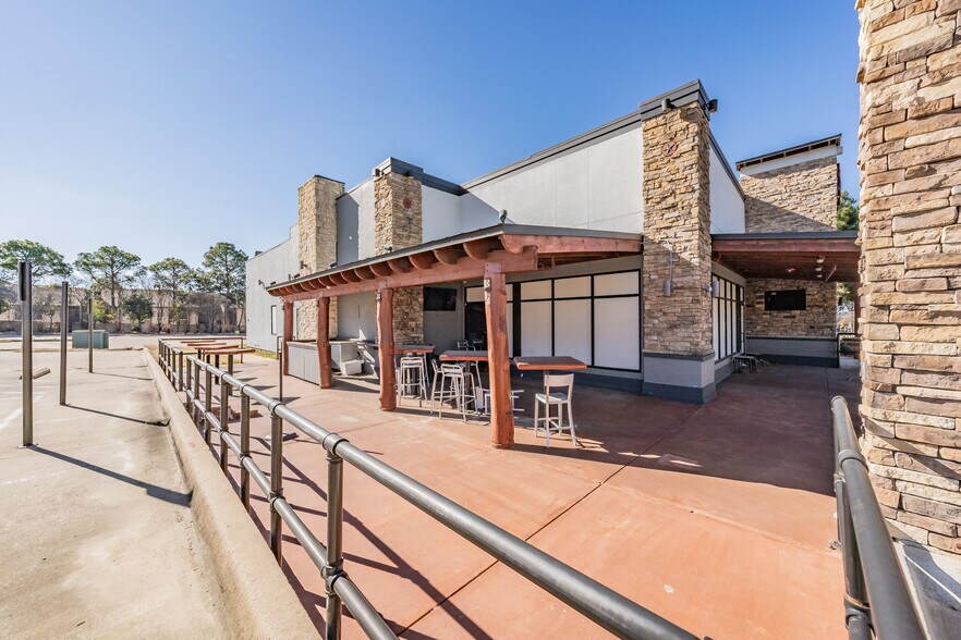 More Photos Of 1700 Airport Fwy, Bedford Restaurant For Sale