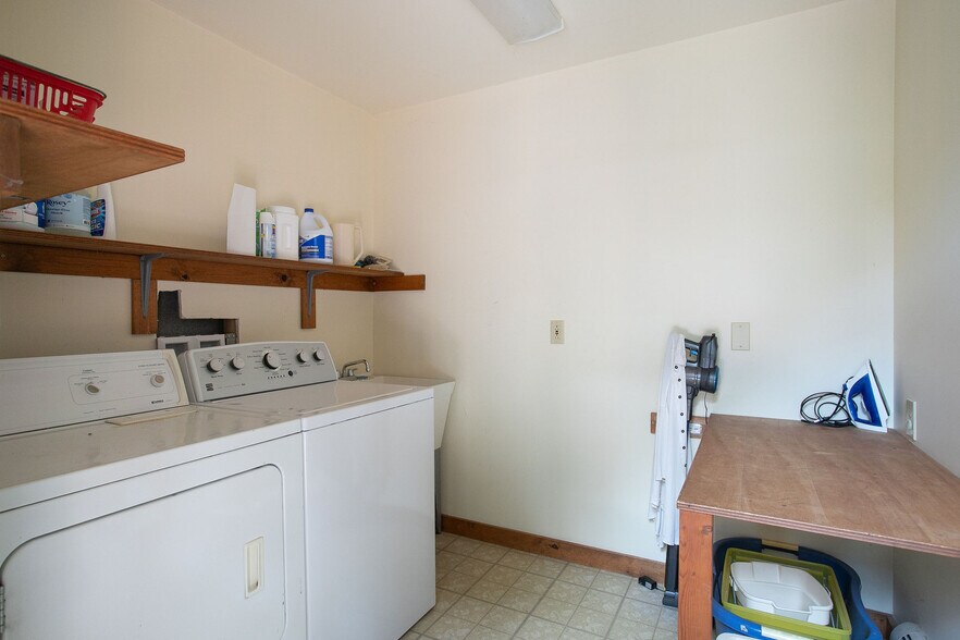 More Photos Of 2049 S Undermountain Rd, Sheffield Schools For Sale