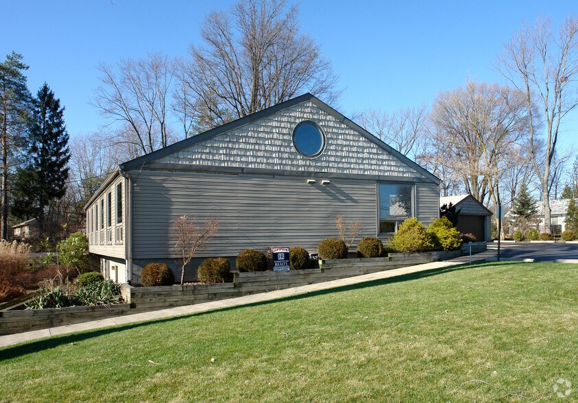 More Photos Of 4589 Kenny Rd, Columbus Office For Lease