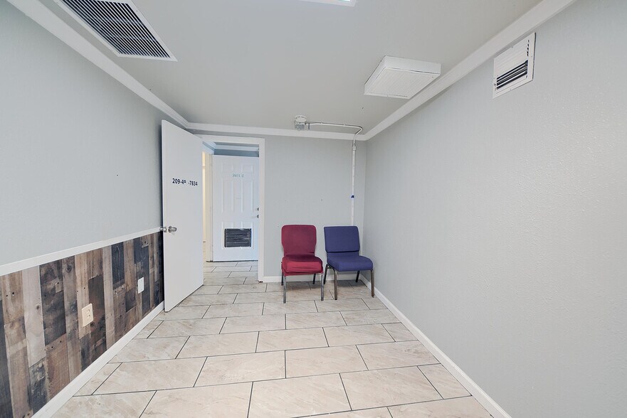 More Photos Of 33 E Magnolia St, Stockton Office For Lease