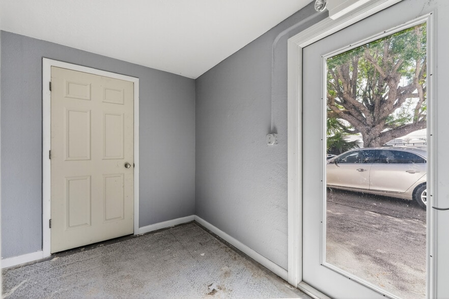 More Photos Of 4159 Electric Way, Port Charlotte Warehouse For Sale