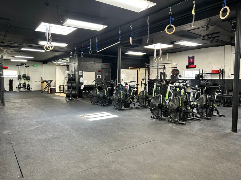 More Photos Of 12198 Ridge Rd, Wheat Ridge Warehouse For Sale