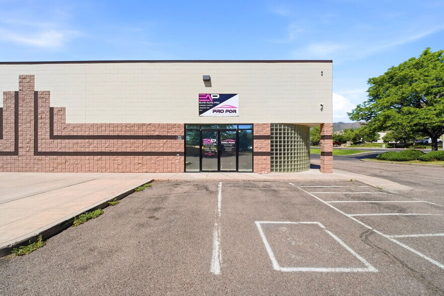 More Photos Of 949 Elkton Dr, Colorado Springs Warehouse For Lease