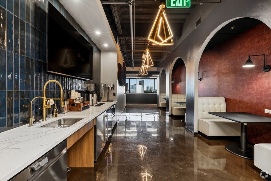 More Photos Of 1801 West End Ave, Nashville Coworking Space