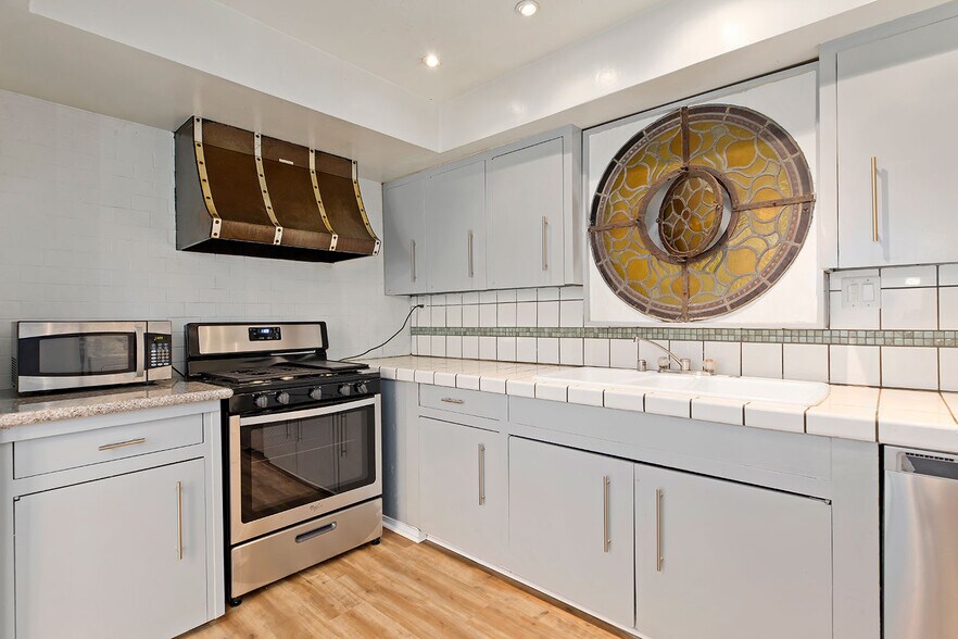 More Photos Of 2749 S Sepulveda Blvd, Los Angeles Multifamily For Sale