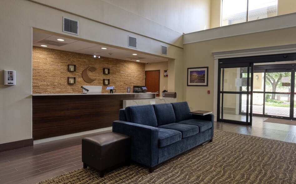 More Photos Of 1055 McNee Rd, Houston Hotel For Sale