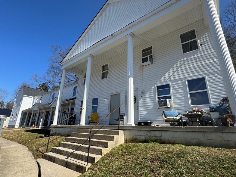 More Photos Of 509 Last Resort Ct, Cumberland Multifamily For Sale