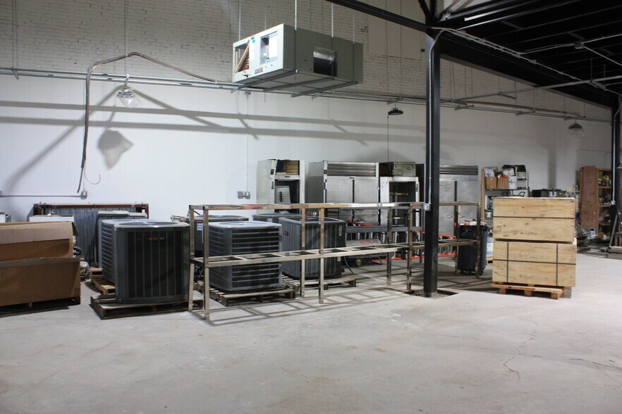 More Photos Of 1737 NW 5th St, Oklahoma City Warehouse For Sale