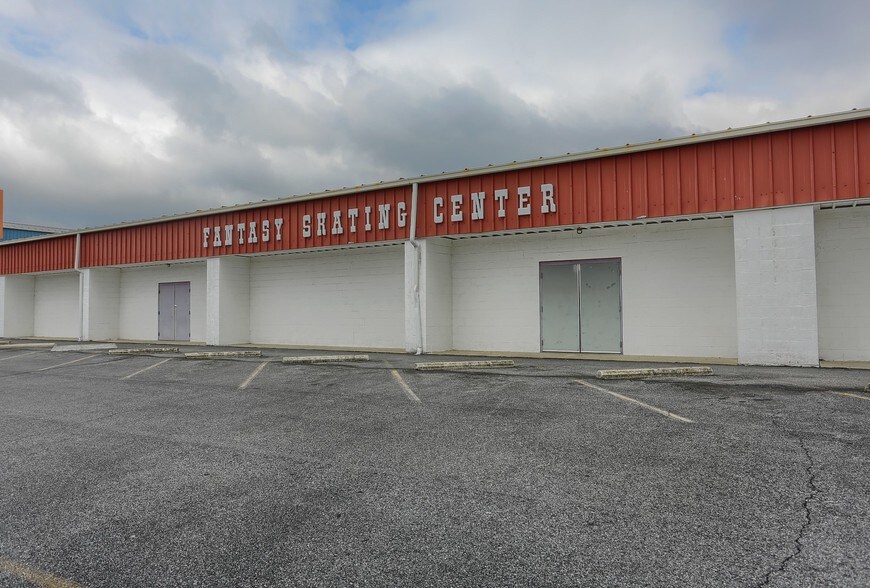 More Photos Of 500 George St, Reading Skating Rink For Sale