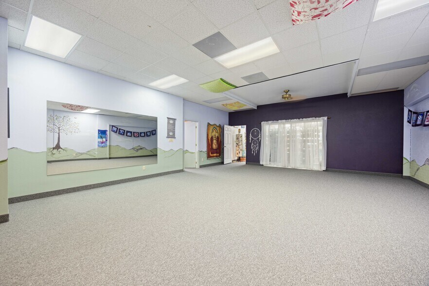 More Photos Of 213 E Woodin Ave, Chelan General Retail For Sale