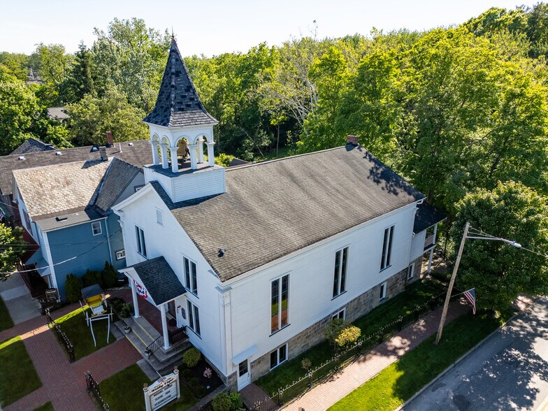 More Photos Of 8112 Columbia Rd, Olmsted Falls General Retail For Sale