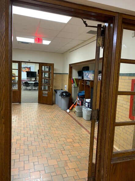 More Photos Of 814 S Oakland Ave, Green Bay Schools For Sale
