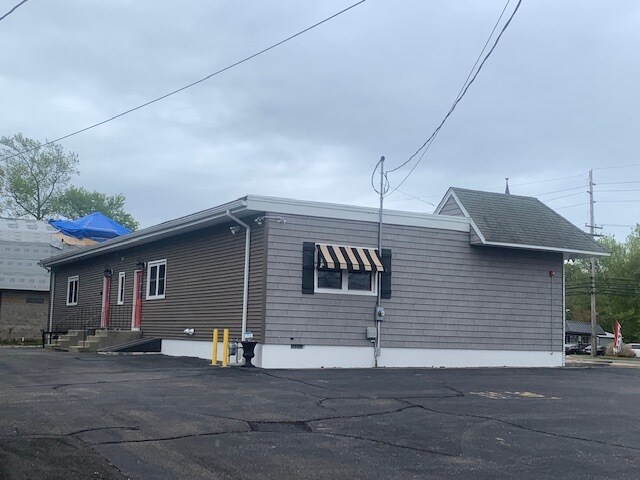 More Photos Of 284 Mantoloking Rd, Brick Office For Lease