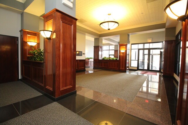 More Photos Of 25 S Grove Ave, Elgin Office For Lease