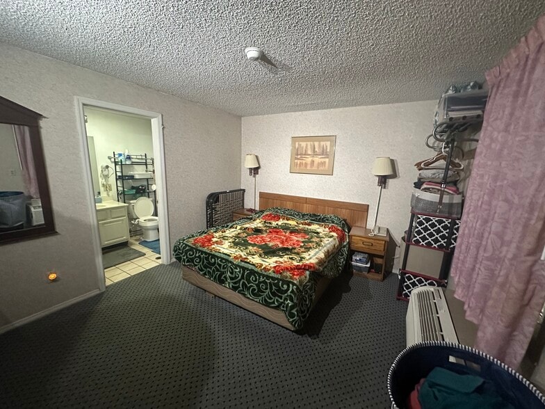 More Photos Of 721 State Route 54 E, Clinton Hotel For Sale