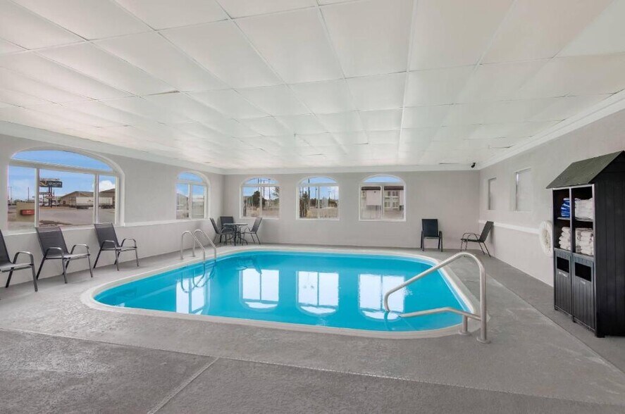 More Photos Of 2202 Delta Dr, Scottsbluff Hotel For Sale