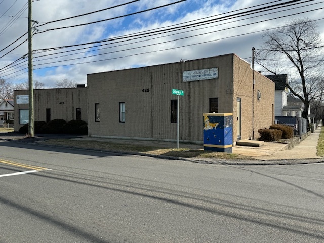 Primary Photo Of 427-429 Honeyspot Rd, Stratford Office For Lease