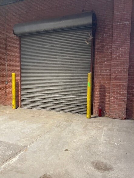 More Photos Of 921 Princess St, Wilmington Warehouse For Lease