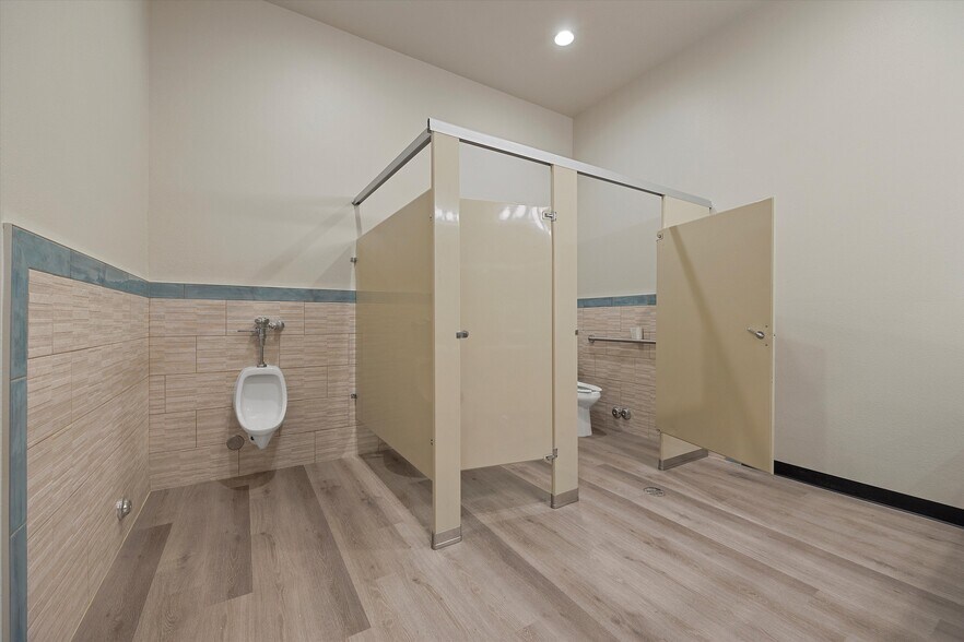 More Photos Of 4130 N Martin Luther King Blvd, North Las Vegas Office For Sale