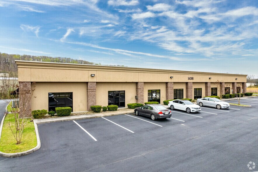 More Photos Of 14208 Hickory Creek, Lenoir City Light Distribution For Lease