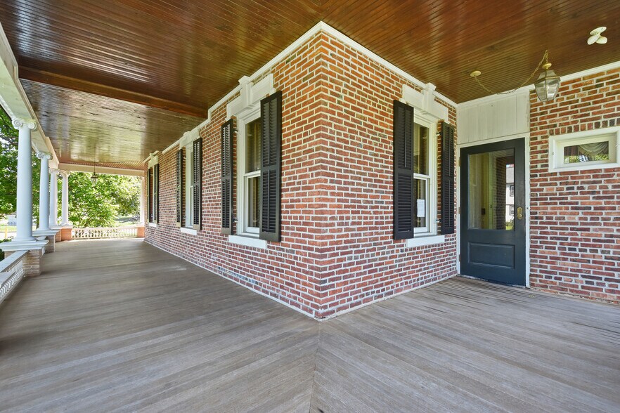 More Photos Of 1 Main St, Flemington Office For Sale